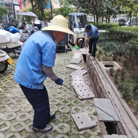 百日攻坚优服务 匠心守护暖家园—— 福邸铭门社区物业服务百日行动工作纪实