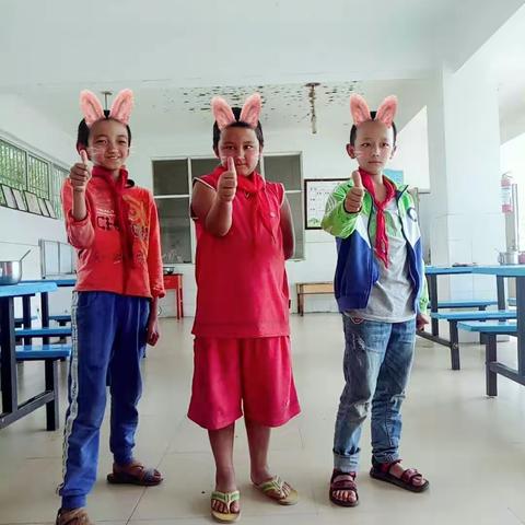 我们在一起一年了(三年级)