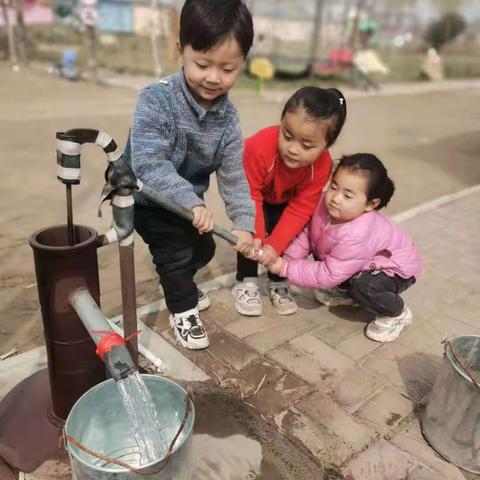 大风车幼儿园中二班《植树节》