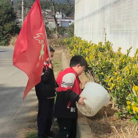 马路乡老铜店小学开展“学习雷锋好榜样，争做新时代好队员”主题活动