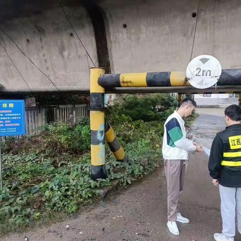 下浦街道扎实开展春节期间铁路护路巡查工作