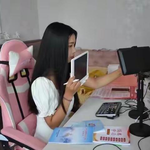 聋哑女孩韩慧鑫：直播间里的无声防疫宣传员