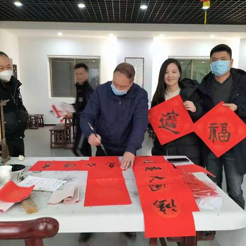 我们的中国梦 一一文化进万家      塘下镇沙渎文化礼堂开展“迎新春. 送春联”活动