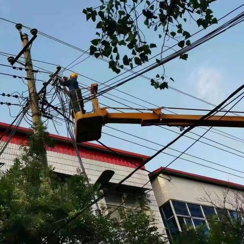 国网平舆县供电公司出击暴雨灾害侵袭，全力抢修恢复供电