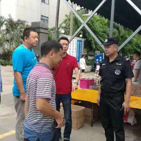 海口市林业局副调研员张新泰带队检查我市花梨木古玩市场