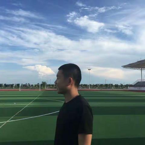 中国好老师之以德树人育芳华，用爱共筑胡杨梦——记高三年级第一期明星学生