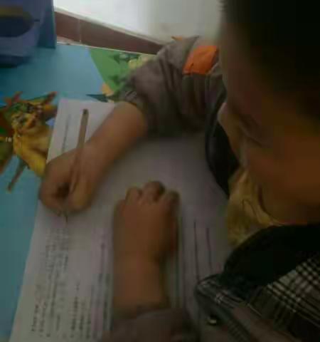 周营镇中心小学二年级二班停课不停学，我们在一起。