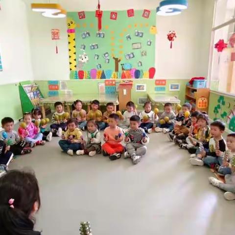 百花幼儿园小三班奥尔夫音乐课《随我摇摆》