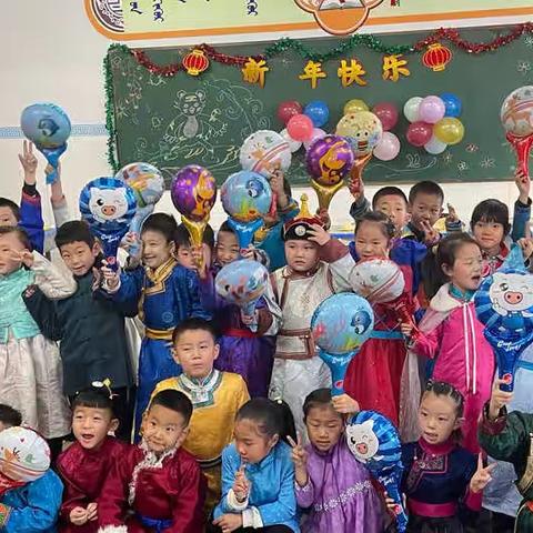 罕乌拉小学1.3班学生的丰富多彩的寒假生活