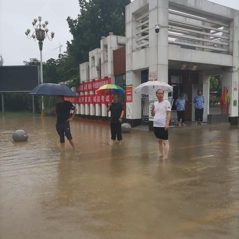 颍川学校排查安全隐患