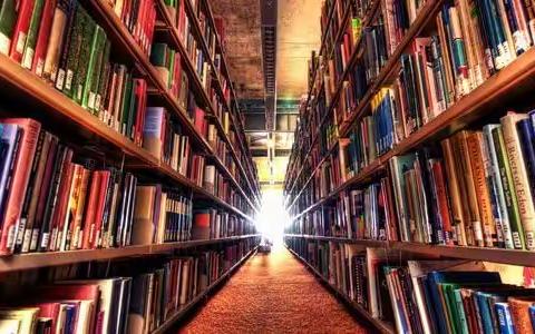 我阅读，我快乐！我充实，我自信！书香进万家，惟吾室德馨！一年六班寒假线上读书汇报会开始啦！班主任：闫欢欢。