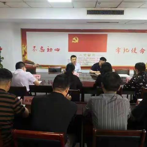 区委统战部学习传达区“两会”精神