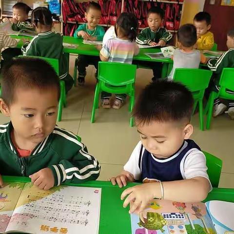 记录小2班宝贝们4月份的生活成长，每一次的记录都是宝贝们珍贵的回忆……