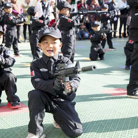 2019年城关幼儿园                        “快乐成长，童心向党”主题亲子运动会