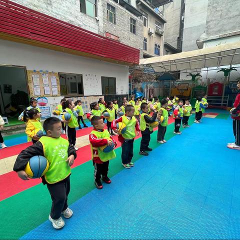 仁怀市迎奥幼儿园大大班篮球课