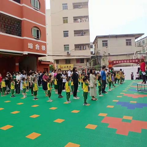 2024年龙联幼儿园大班参观小学活动