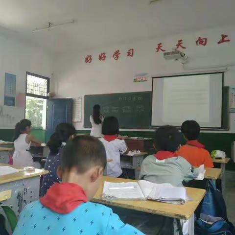 水南九年一贯制学校承接“名师带学科”主题校本教研活动