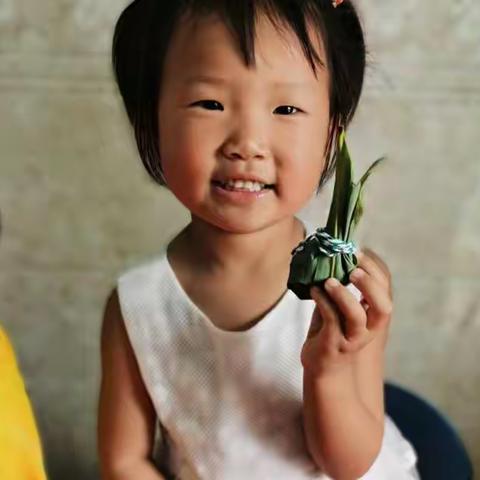 💖泉塘镇金宝贝幼儿园💒小班✨——田汐雯小朋友👧个人风采展🌈