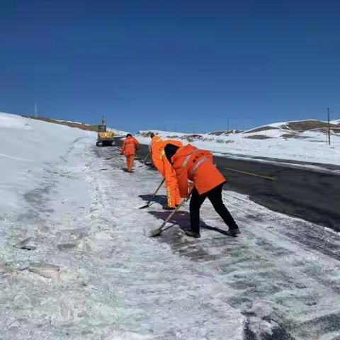 大武公路段全力做好疫情防控期间公路养护工作，提高道路通行质量