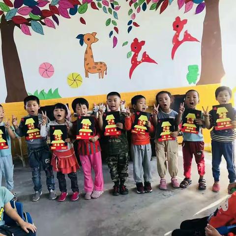 二陈幼儿园开展庆国庆活动