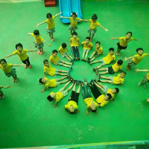 2018年小燕子幼儿园毕业了