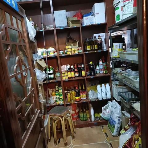 刘家大院铁锅居，2023-5-21-水电气已关闭，库房已收拾，车库已关闭后门已关闭