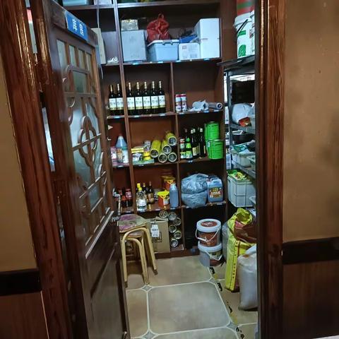 刘家大院铁锅居，2023-7-5-水电气已关闭，库房已收拾，车库已关闭后门已关闭