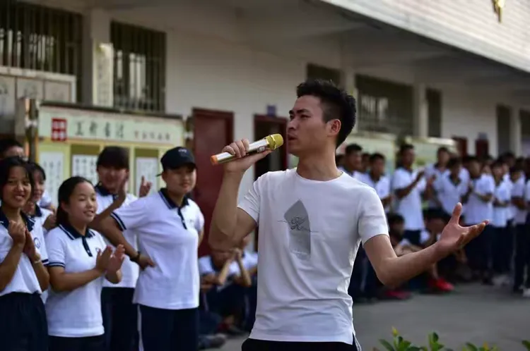 江维中学师生专业表演展示
