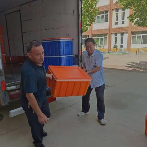 岁月如歌 致敬芳华——翟王镇中心小学举行退休教师欢送会