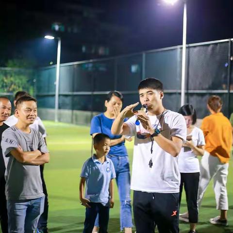 紫薇小学：不断学习，共同进步——记“一年级家长教练足球规则”培训活动