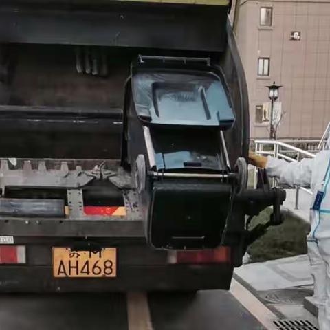 泰州楹泰：疫情风险仍然在 垃圾清运不停歇