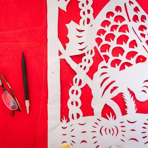 【我的家乡美】+剪纸服装秀+王向阳+鱼台县老年大学