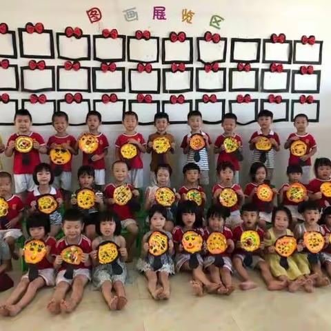 豆豆班小朋友们七月份的快乐生活