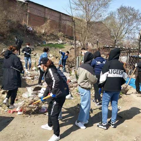 万新街道虎万路社区开展“爱环境、讲卫生”爱国卫生清洁月活动