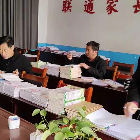 立足听课抓教学，深入评课促提升——王岗乡慕营小学听评课活动