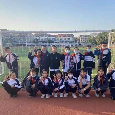 “疫”路暖相随，封校时光亦精彩