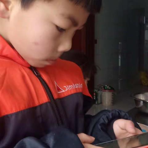 感谢网络，感谢老师，疫情无情，老师们对我们孩子们的关心有情，记录四一班学习记录，好好学习，天天向上