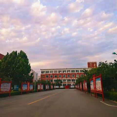 教学视导为引领，围绕“新课标”紧抓课堂落实