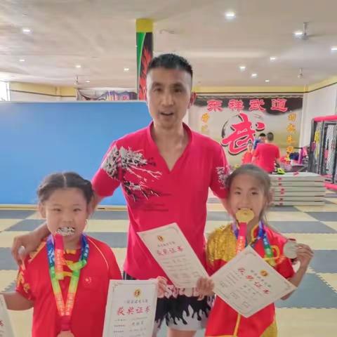 我是池阳小学二年级二班蒲芃欣，我正在参加池阳小学微实践活动