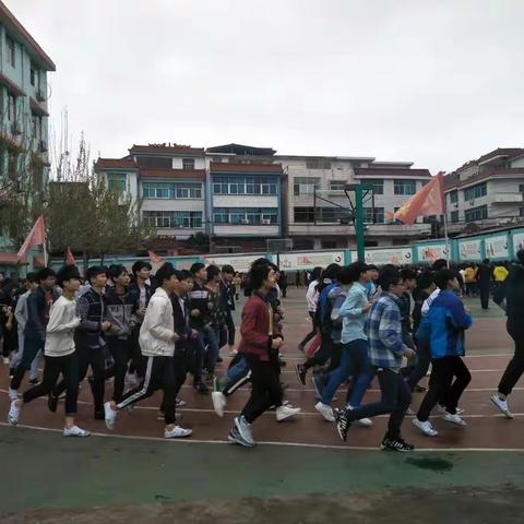 同中求异，异中求同 ----记鹤翔学校、泉波中学“同课异构”专题教研活动