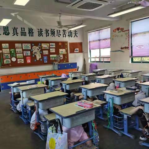 防患于未然，生命教育乃重中之重——记建德市莲花中心小学消防应急疏散演练