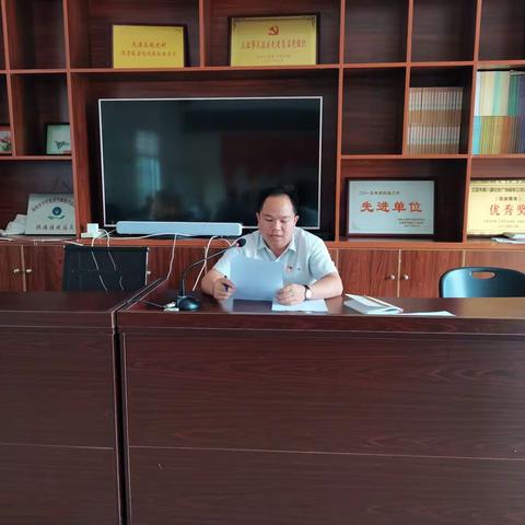 抱龙村开展“学党史，听党话，跟党走”主题党课