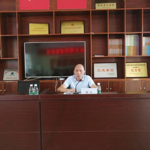 天涯区副区长陈方到抱龙村宣讲习近平生态文明思想