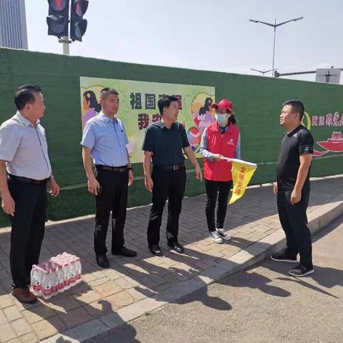 长治市规划和自然资源局党组书记李勇亲临一线看望慰问文明交通志愿者