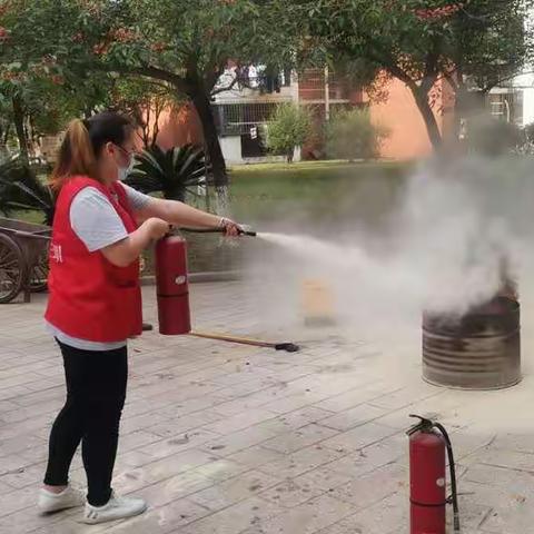 【项目提速 服务提升 干部提振】富兴堡街道富文社区开展消防演练