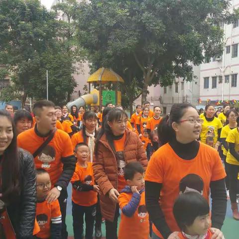 皓源幼儿园中二班“跳蚤市场”义卖活动