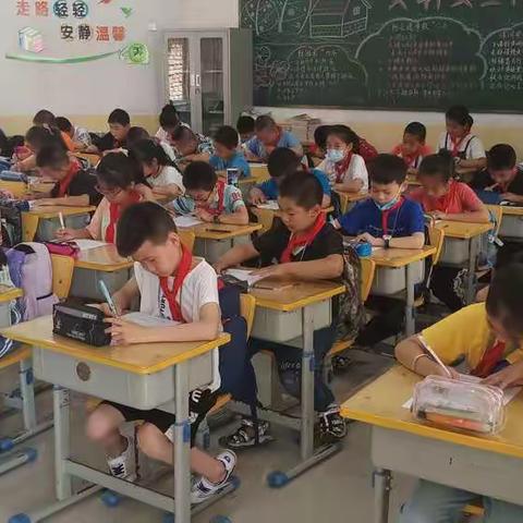 尽享读书之乐                    争做博学少年