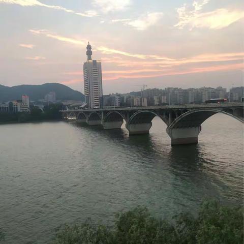 仰视，遇到更好的你！新华路初中朱巧枝