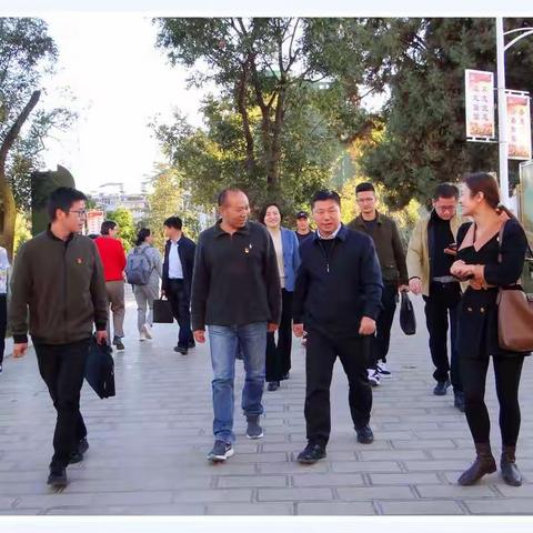 共青团云南省委莅临大姚县实验中学开展团组织调研工作