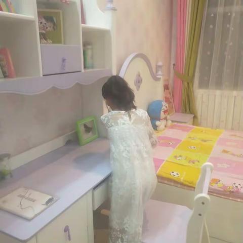 我是池阳小学二年级3班胡枫雪同学，我正在参加2019年暑假“爱祖国_微责任”实践活动。